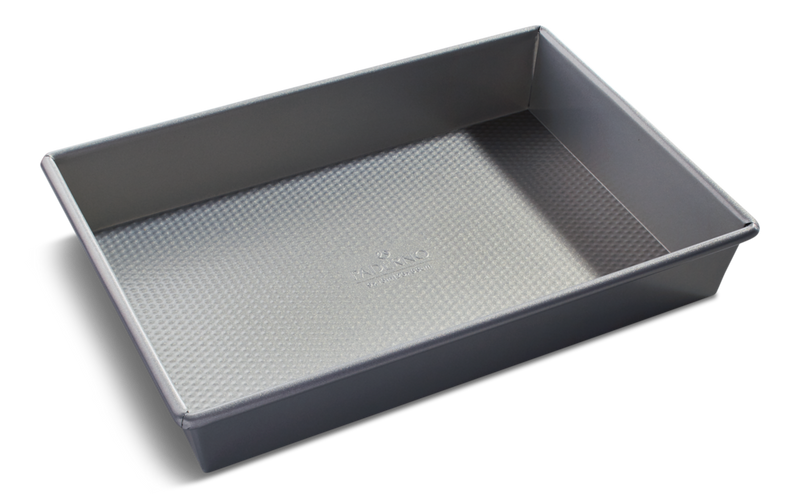 Professional Non-Stick Rectangular Cake Pan, 9 x 13-in M3Y6